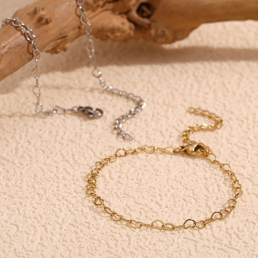 Bracciale da donna in acciaio inossidabile placcato oro 14K a forma di cuore, stile minimalista