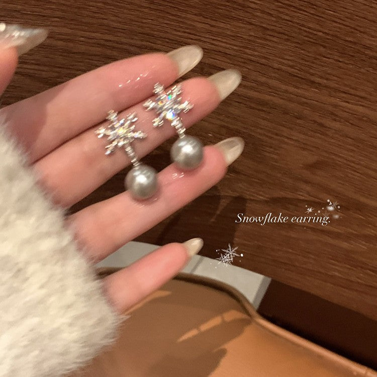 Pendientes Minimalistas de Nieve Geométrica con Perlas y Detalles de Circonita para Mujer, Postes de Acero Inoxidable Galvanizado, Joyería Elegante de Lujo para el Día a Día