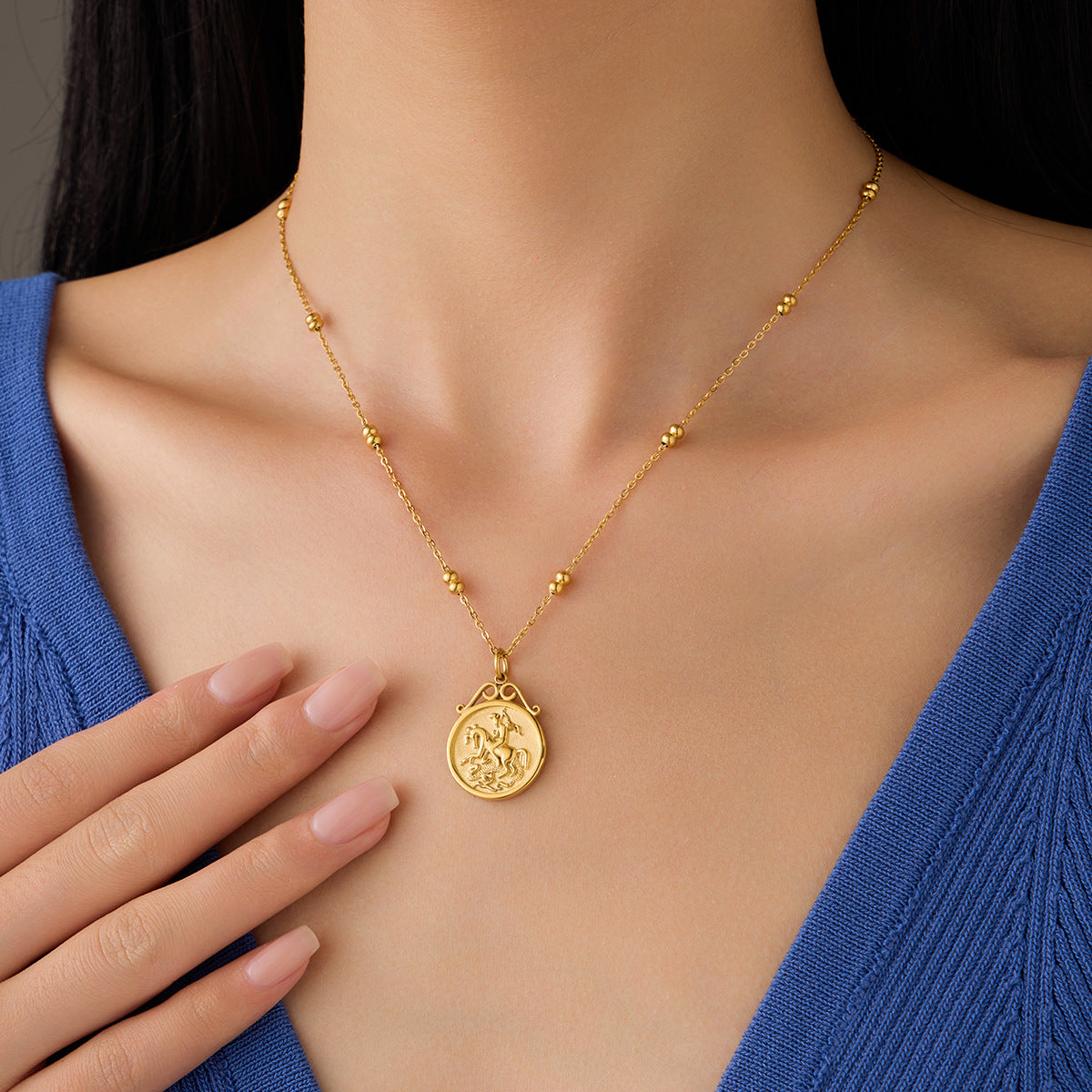 Collana da donna con ciondolo a moneta astratta in stile romano antico, in acciaio inossidabile placcato oro con design minimalista alla moda