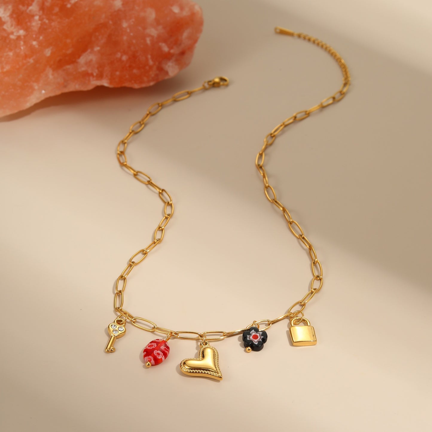 Fashionable Heart-Shaped Stainless Steel Pendant Necklace with Plated Finish for Women, Delicate Locket Style Clavicle Chain