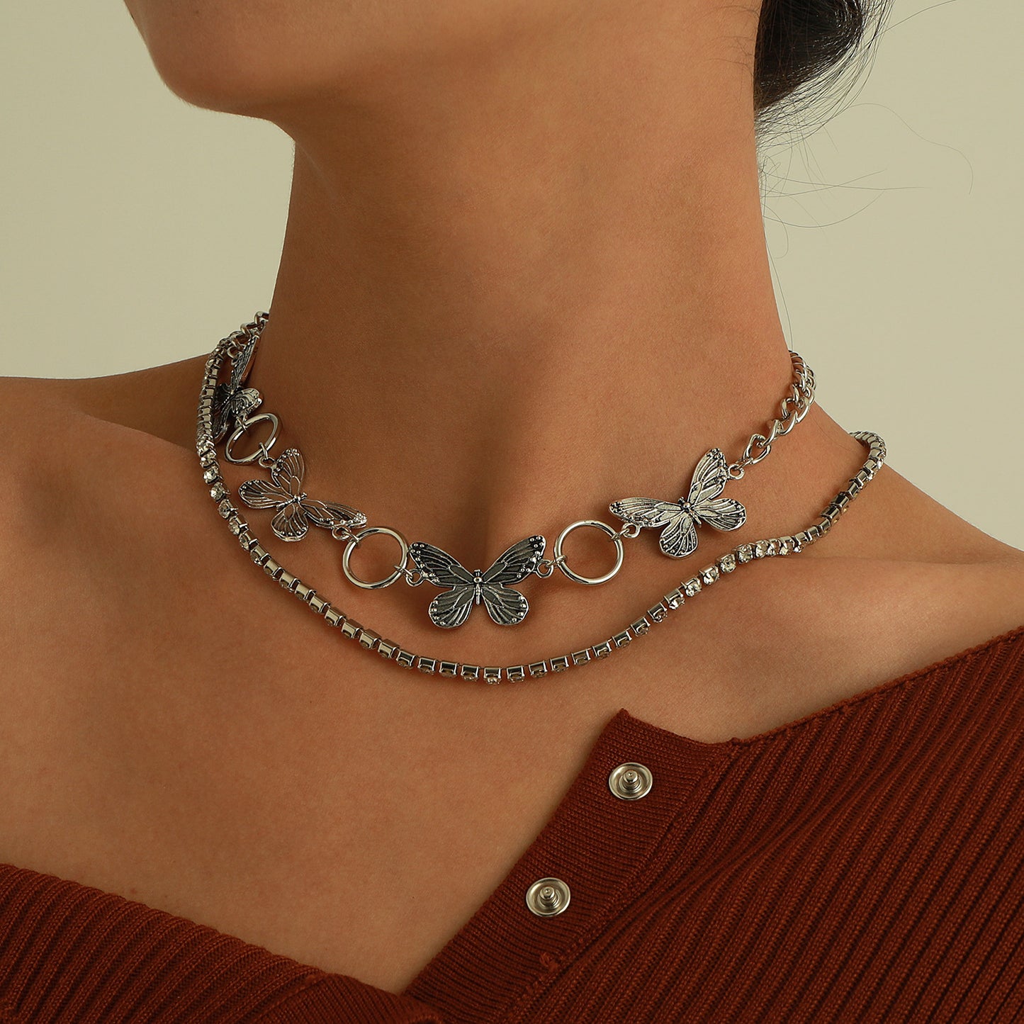 Vintage Style Butterfly-Shaped Alloy Necklace with Rhinestone Inlay and Plated Finish for Women