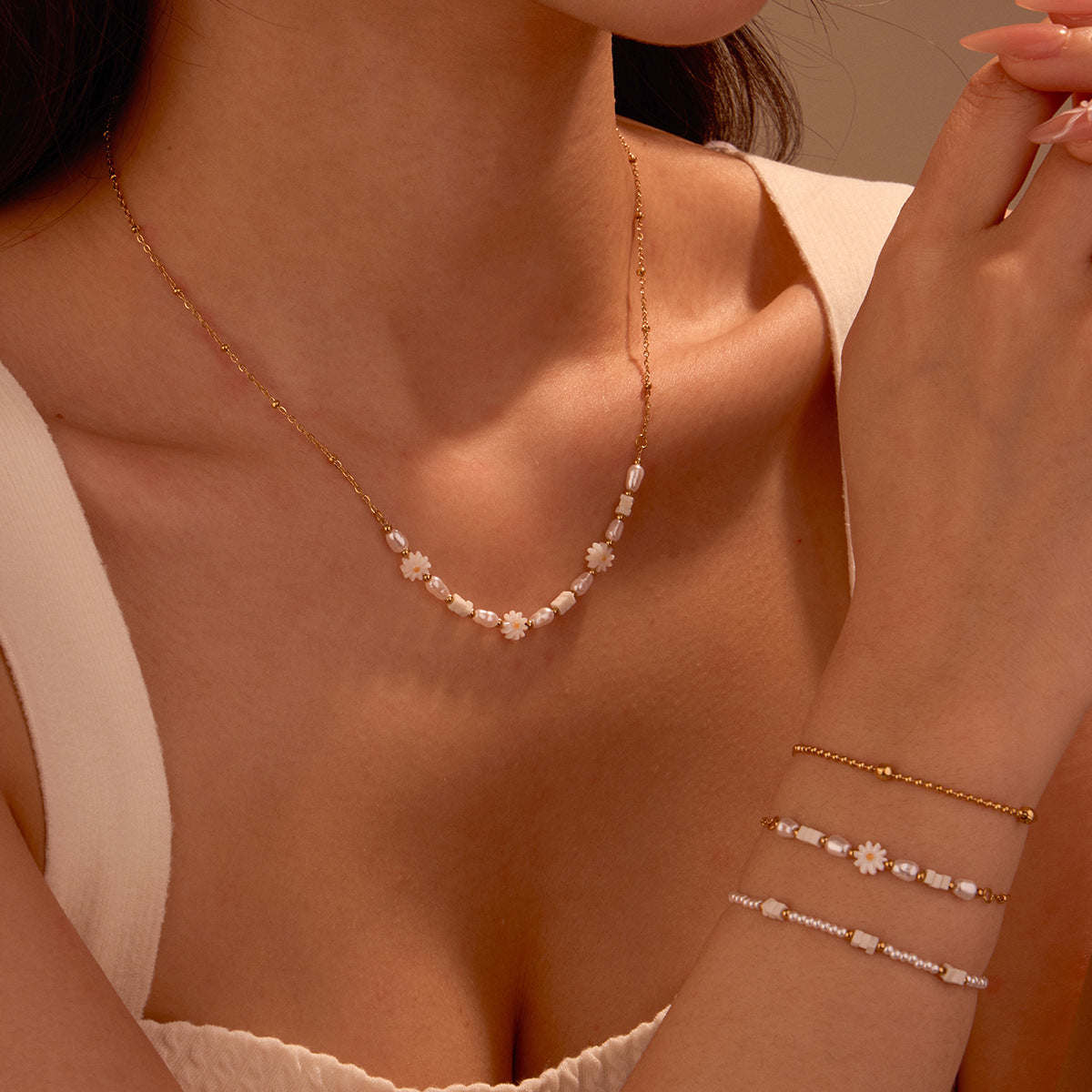 Collana Fashion con Perle Barocche a Sorriso per Donna con Catena in Acciaio Inossidabile, Design Geometrico Elettroplaccato, Gioielli Minimalisti per Clavicola