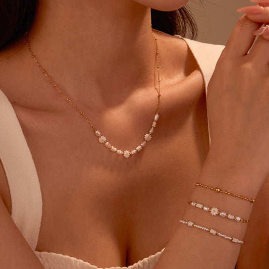 Fashionable Baroque Pearl Smile Necklace for Women with Stainless Steel Chain Geometric Design Electroplated Minimalist Clavicle Jewelry
