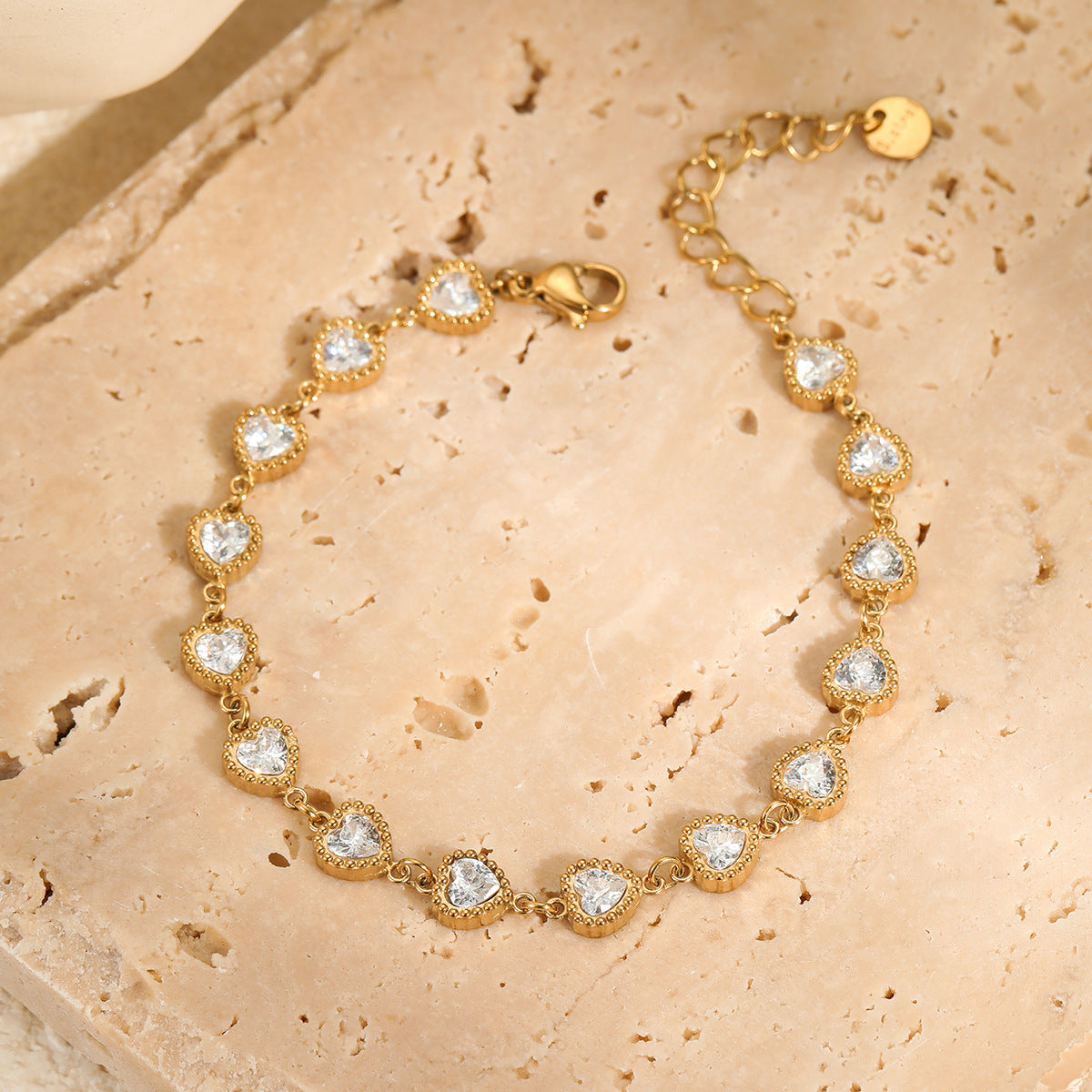Pulsera de acero inoxidable con forma de corazón, adornada con diamantes de imitación, estilo vintage de lujo para mujer, con acabado chapado