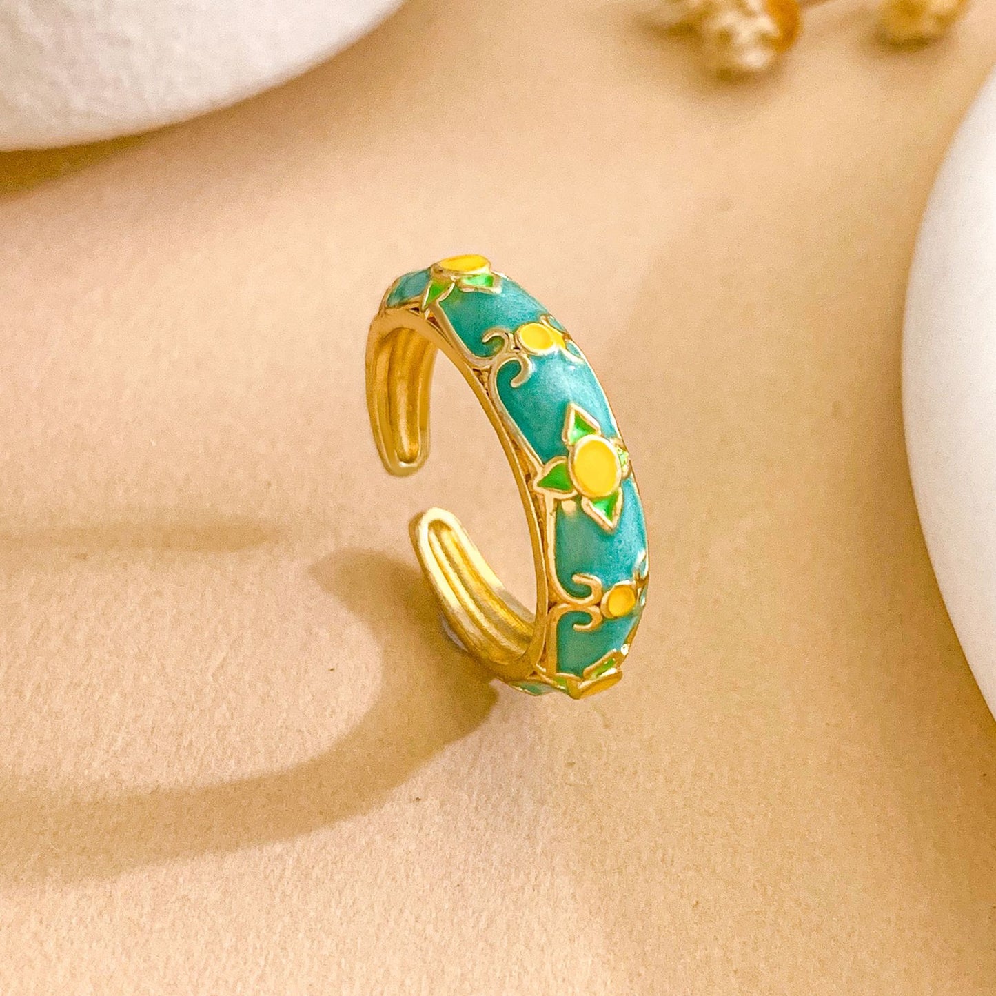 Sweet Vintage Enamel Floral Heart Gold Plated Brass Ring for Women
