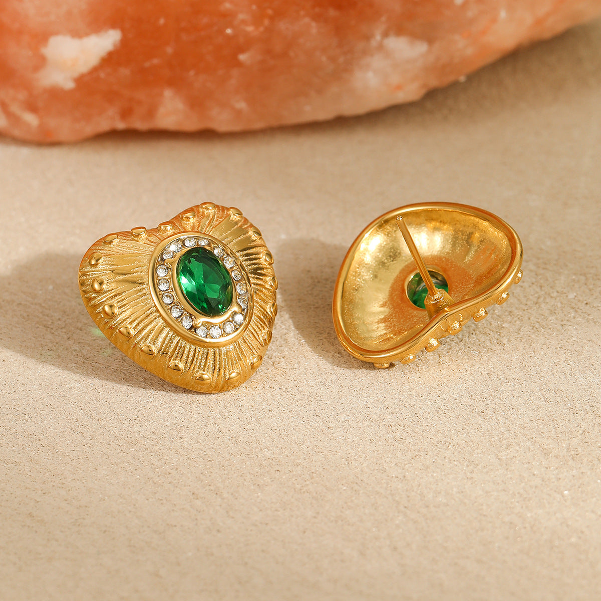 Fashionable Heart-Shaped Stainless Steel Stud Earrings with 18K Gold Plating and Rhinestone Inlay