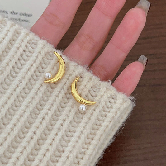 Dulces pendientes de luna en forma de lágrima de plata de ley 925 con perla incrustada