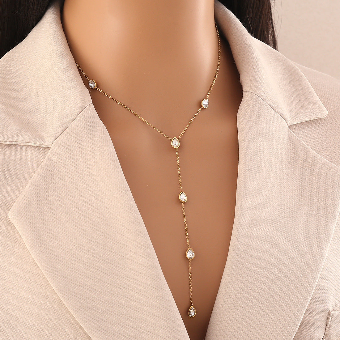 Fashionable OL Style Teardrop-Shaped Stainless Steel Pendant Necklace with Plated Finish and O-Chain for Women