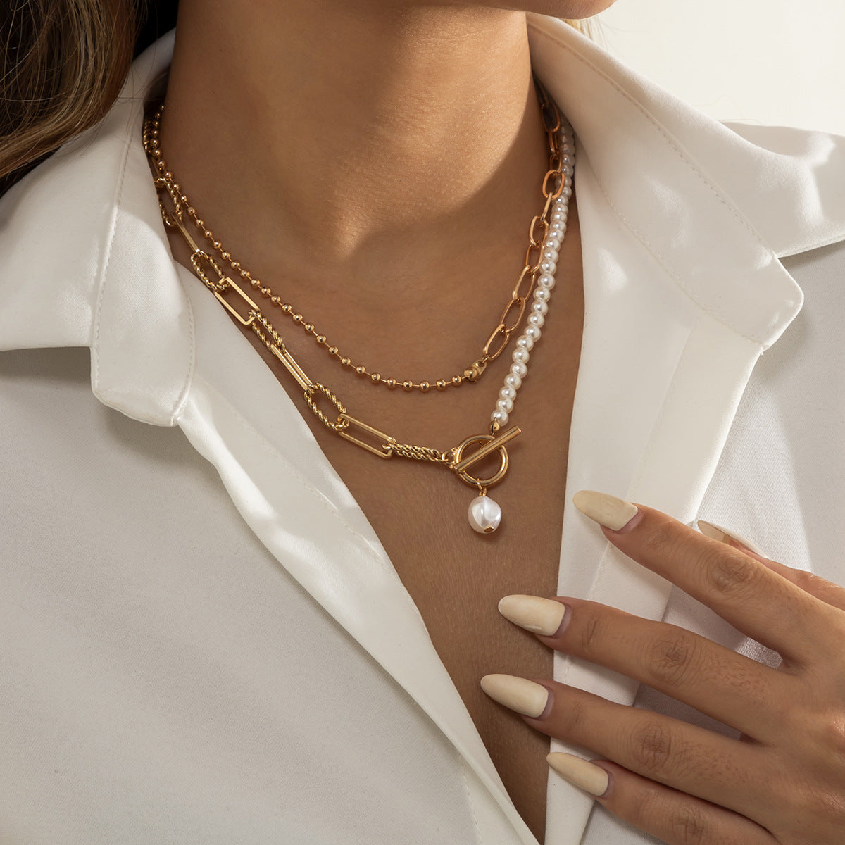 Edgy Minimalist Geometric Pendant Necklace with Imitation Pearl Drop and Electroplated Alloy Cross Chain