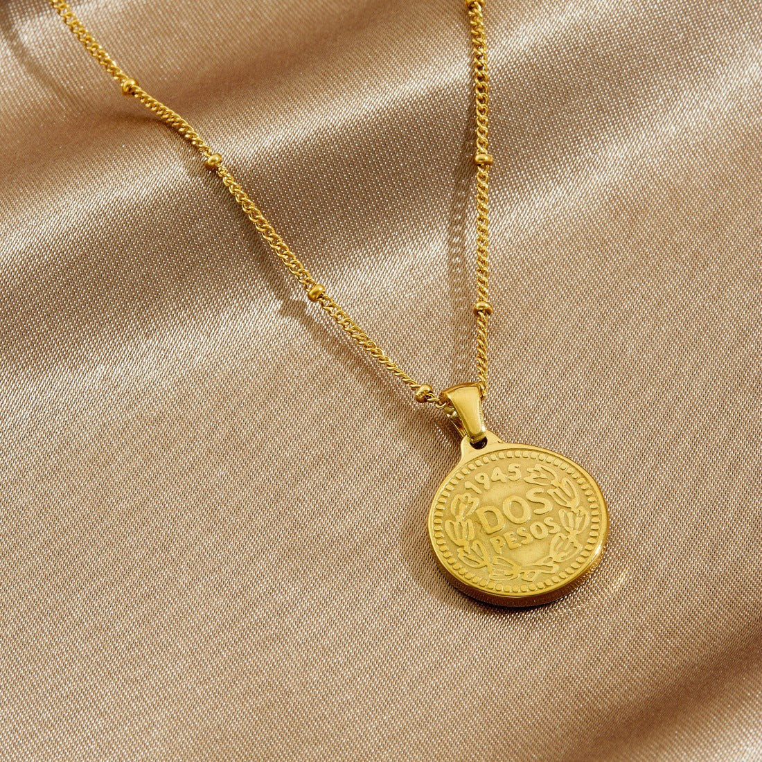 Vintage Gold Plated Round Geometric Relief Portrait Pendant Stainless Steel Necklace for Women