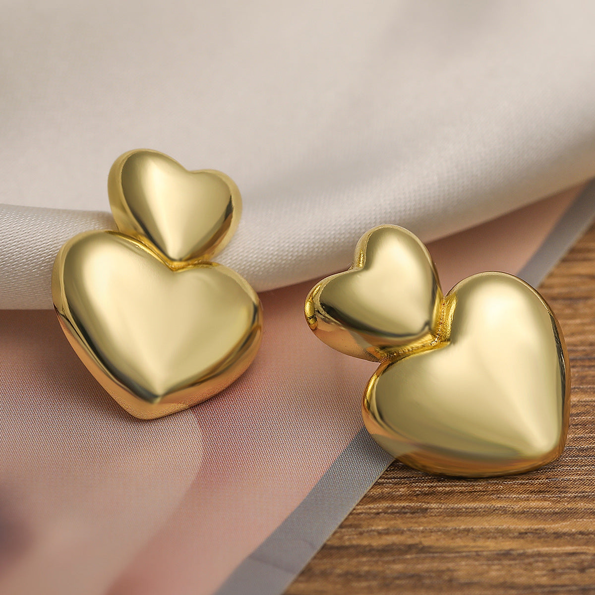 Minimalist Elegant 18K Gold Plated Brass Heart Stud Earrings for Women