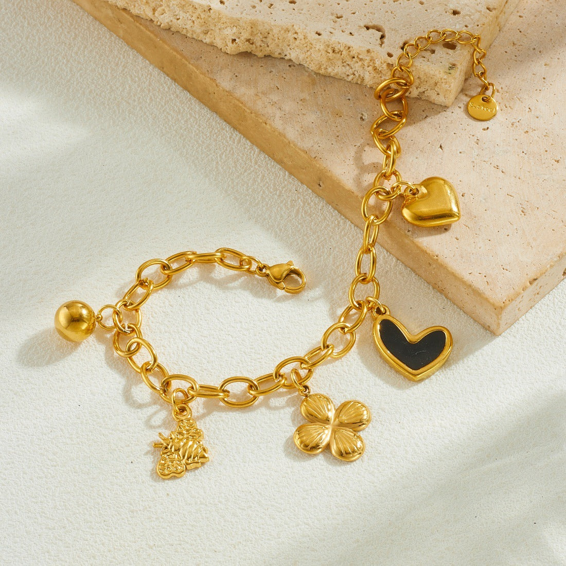 Minimalist Sweet Gold Plated Black Drip Oil Heart Floral Pendant Stainless Steel Bracelet for Women