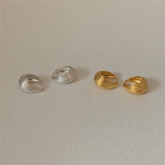 Pendientes de tuerca de letra geométricos minimalistas en plata de ley 925 con baño de oro