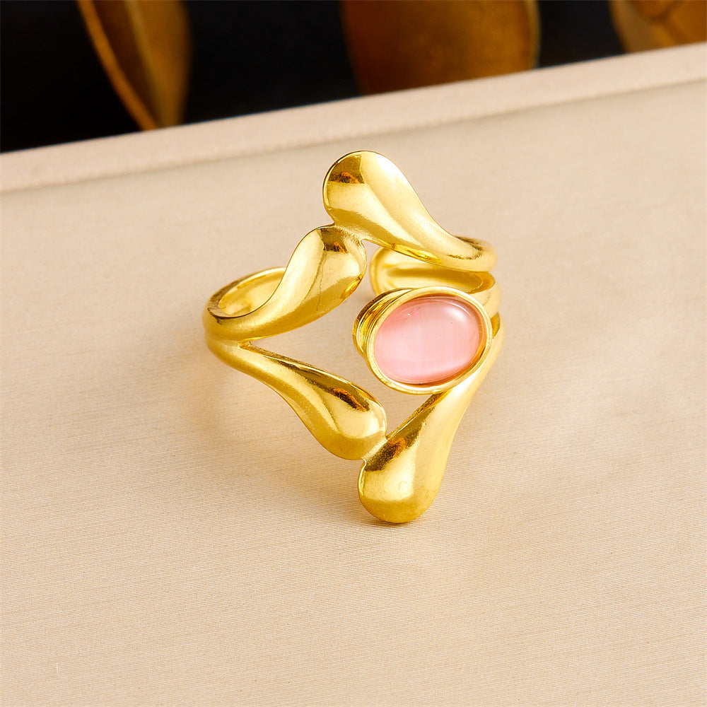 Anillo de acero inoxidable geométrico de estilo vintage con baño de oro de 18 quilates y detalle de corazón asimétrico para mujer