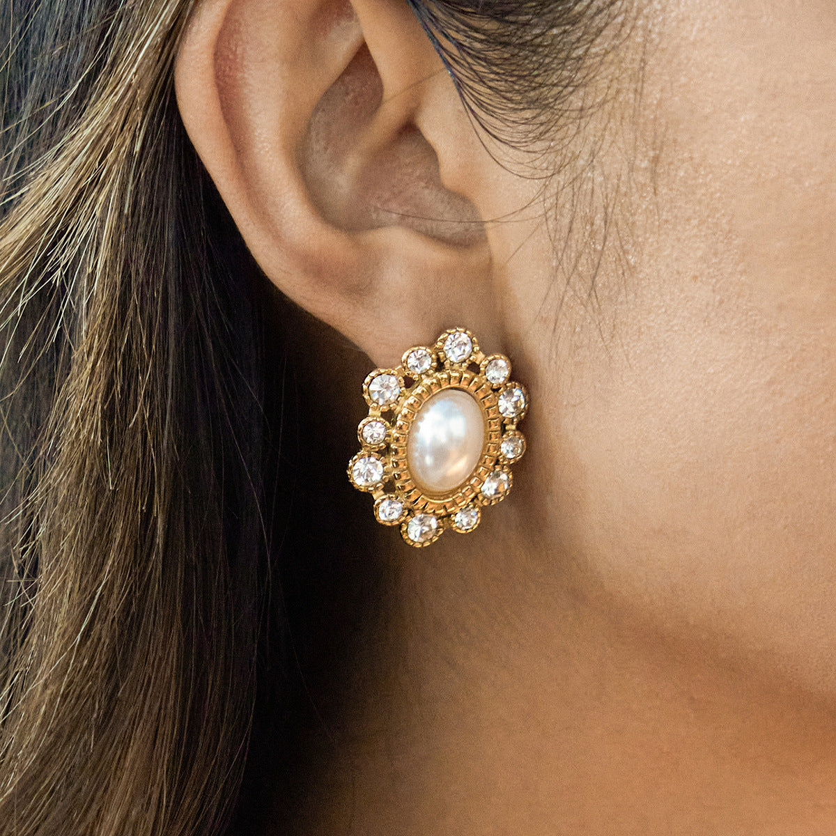 Orecchini geometrici in acciaio inossidabile da donna con perle in resina e intarsi in strass