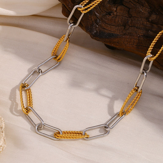Collana con Ciondolo Geometrico Minimalista in Acciaio Inossidabile, Placcata Oro 18K, con Catena a Maglie Twist, da Donna