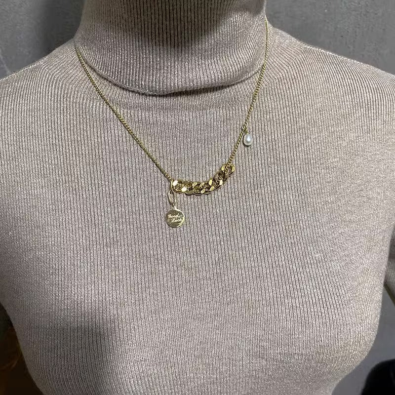 Collar de Acero Inoxidable con Colgante Cuadrado y Redondo Minimalista para Mujer con Acabado Chapado y Diseño Irregular
