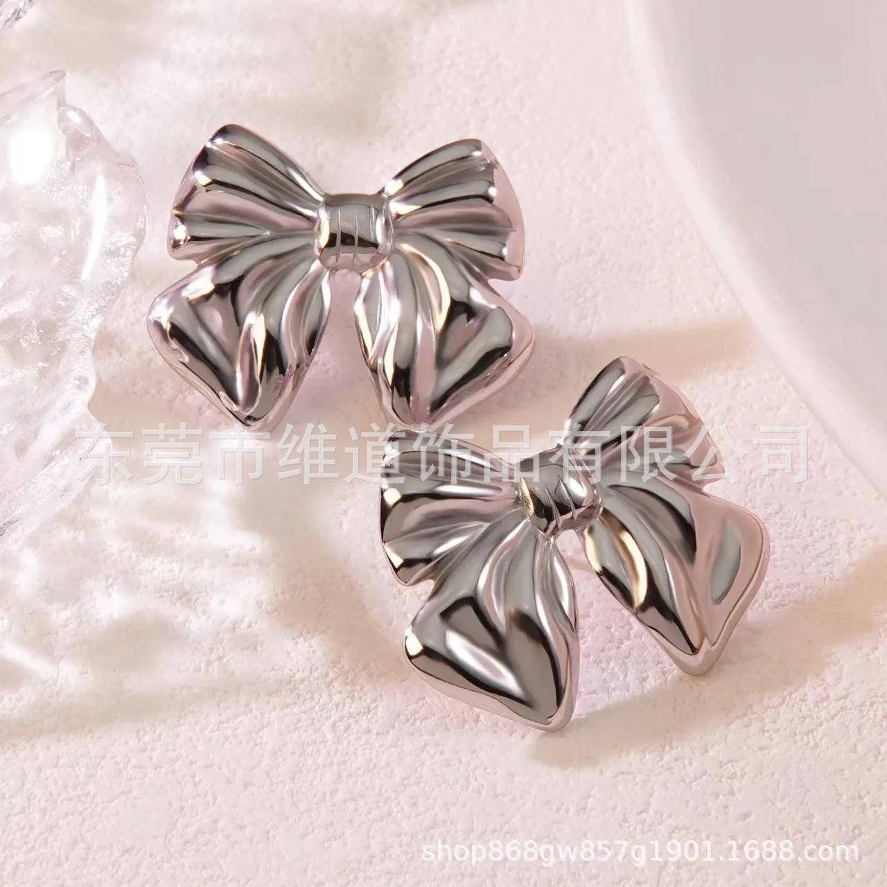 Orecchini a perno da donna Sweet Streetwear in acciaio placcato titanio a forma di cuore floreale geometrico a goccia