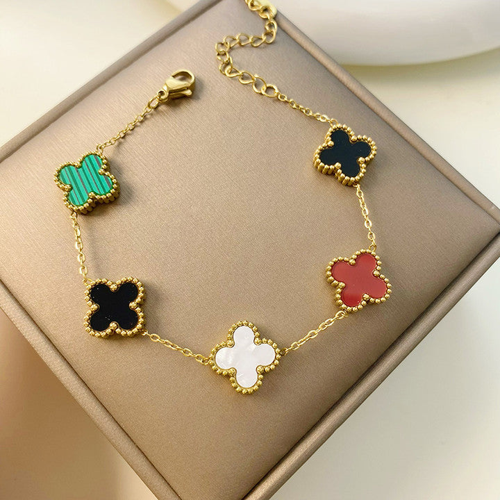 Minimalist Clover-Shaped Titanium Steel Bracelet with Gold Plating for Women and Men
