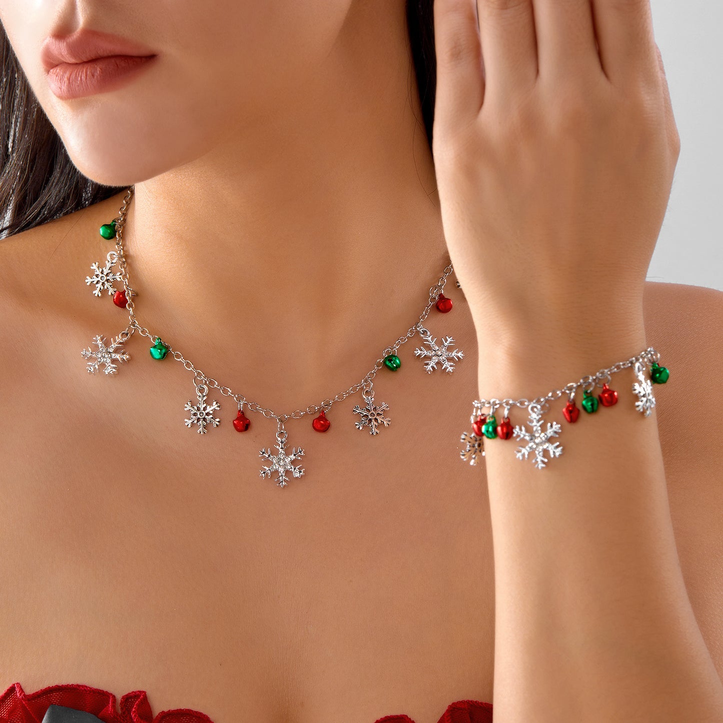 Juego de collares minimalistas de copo de nieve y campana de Navidad con dije de aleación y cadena O para mujer
