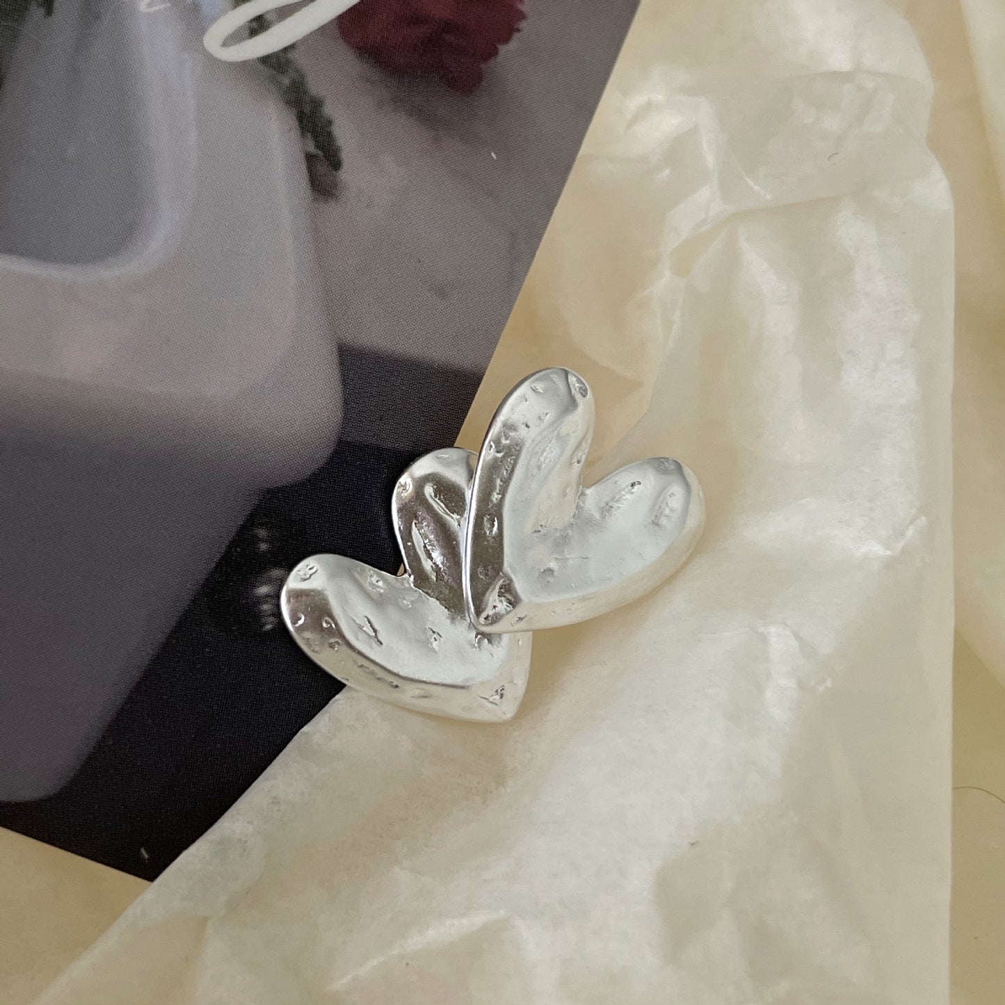 Orecchini a perno minimalisti a forma di cuore in argento sterling 925 con pavé di microzirconi