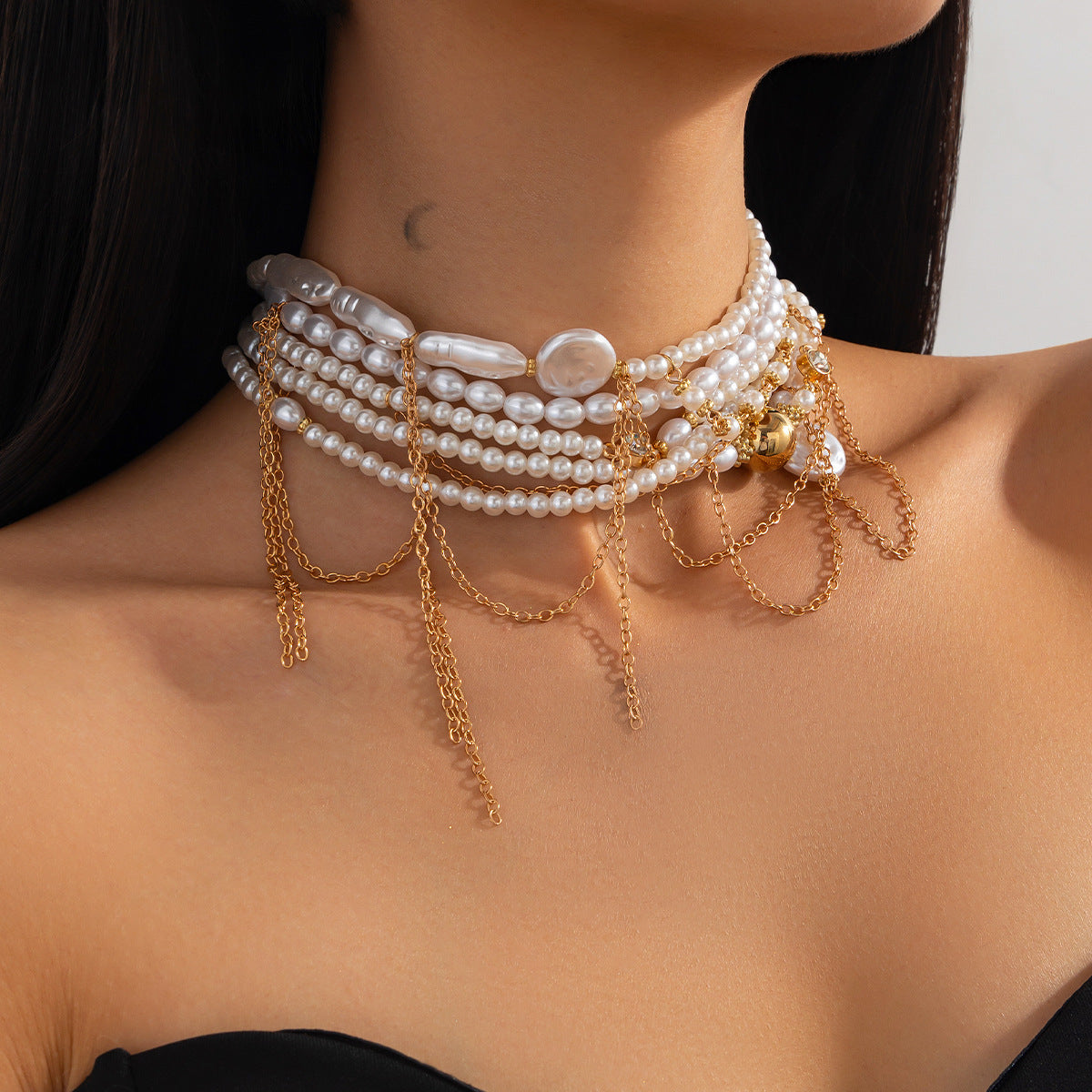 Collana girocollo da donna multistrato in perle sintetiche stile vintage con nappe e catena di perline