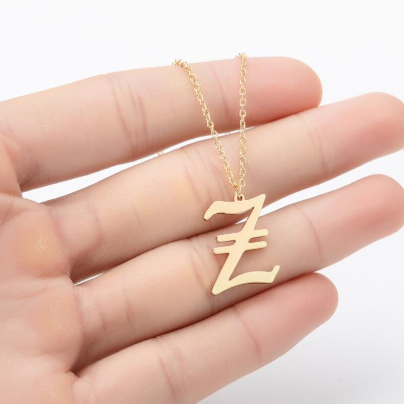 Collana con ciondolo a lettera alfabeto minimalista in acciaio inossidabile da donna