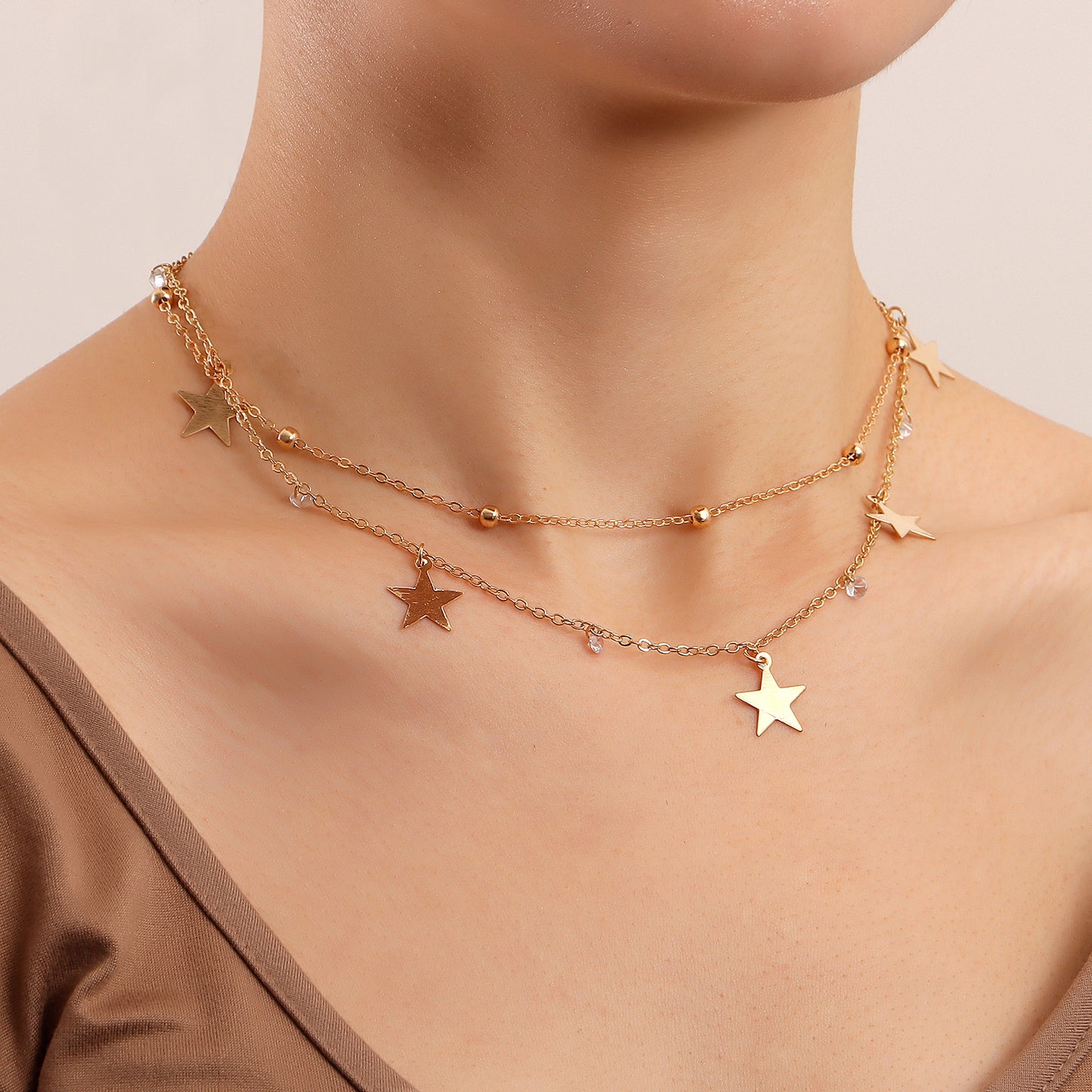 Old Money Style Geometric Star Pendant Necklace for Women with Alloy Body and Plated Finish, Delicate Clavicle Chain