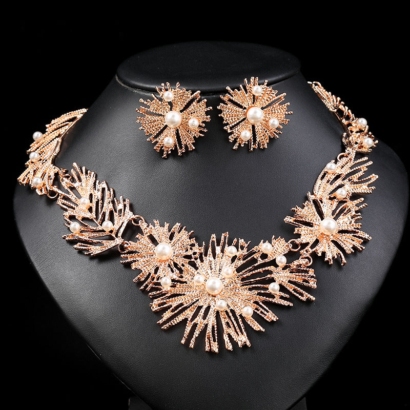 Geometric Vintage Statement Alloy Necklace Set with Pearl-Inspired Accents for Women Featuring Plated Finish and O-Chain Design