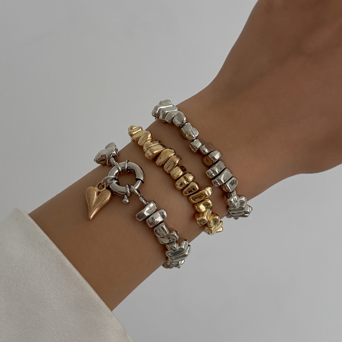 Collana con ciondolo personalizzato in lega a forma di cuore irregolare da donna con finitura placcata e dettagli perline