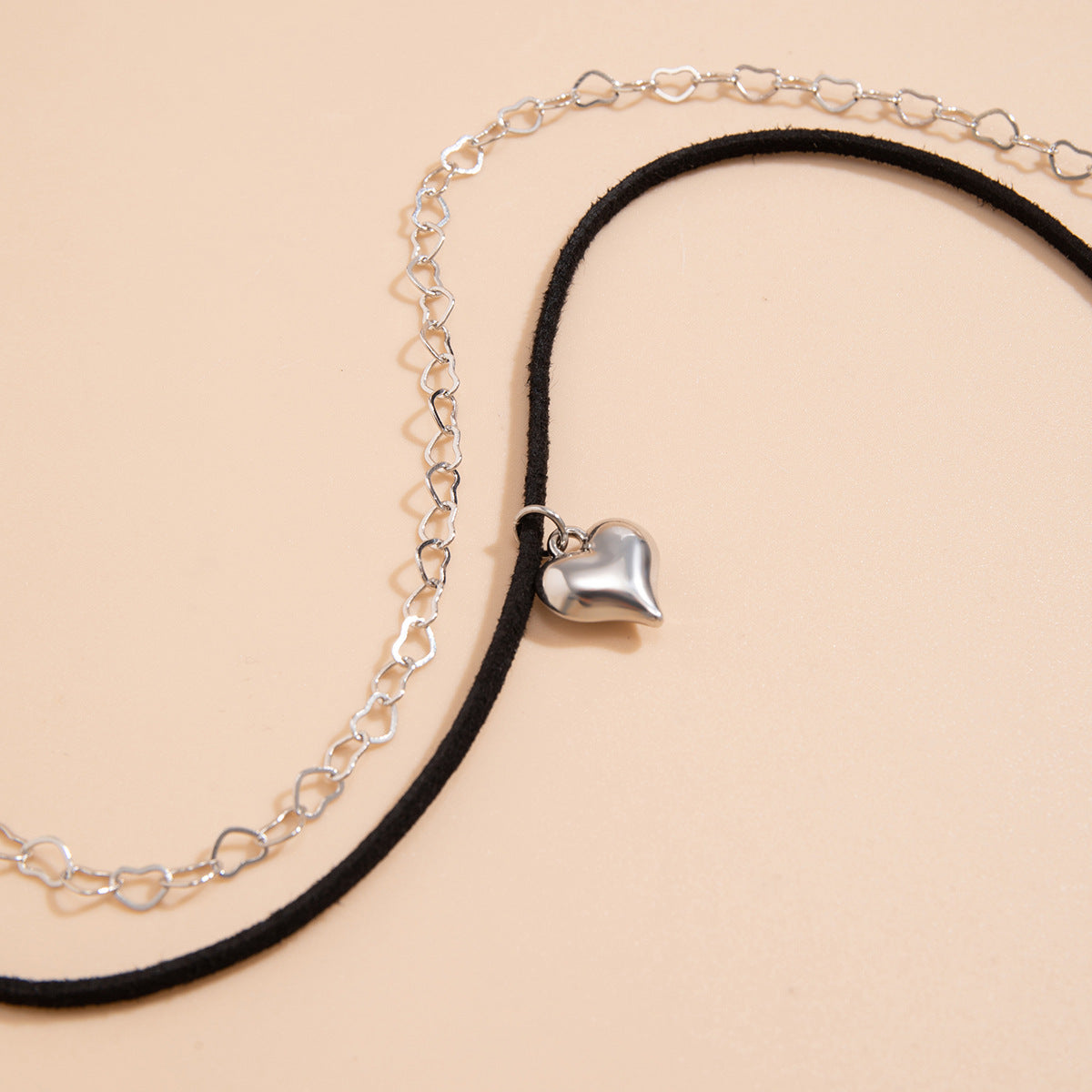 Collana Choker in Lega a Cuore "Sweet-Edgy" con Pendente Geometrico e Catena Fatta a Mano