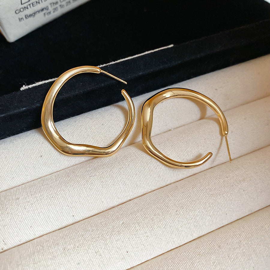 Orecchini a cerchio geometrici rotondi minimalisti da donna con base in rame placcato oro e perni in argento sterling 925, gioielli eleganti di lusso adatti all'ufficio