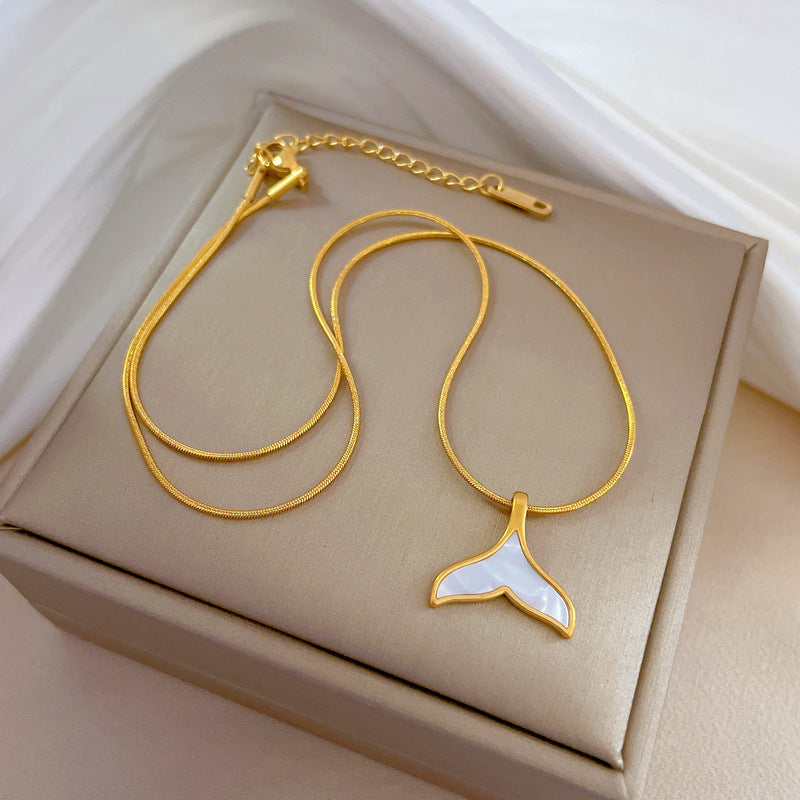 Collana Girocollo Minimalista in Acciaio al Titanio con Ciondolo a Goccia Geometrica e Coda di Pesce, Unisex