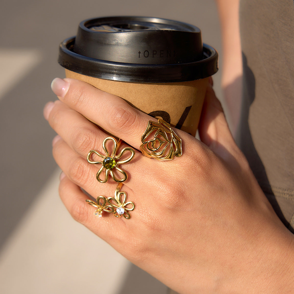 Elegant Geometric Floral PVD Stainless Steel Ring for Women