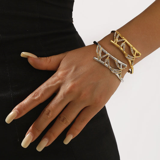 Pulsera Vintage de Acero Inoxidable con Diseño de Hojas de Bambú, Incrustaciones de Diamantes de Imitación, Acabado Chapado, Joyería de Lujo Ligera para Mano