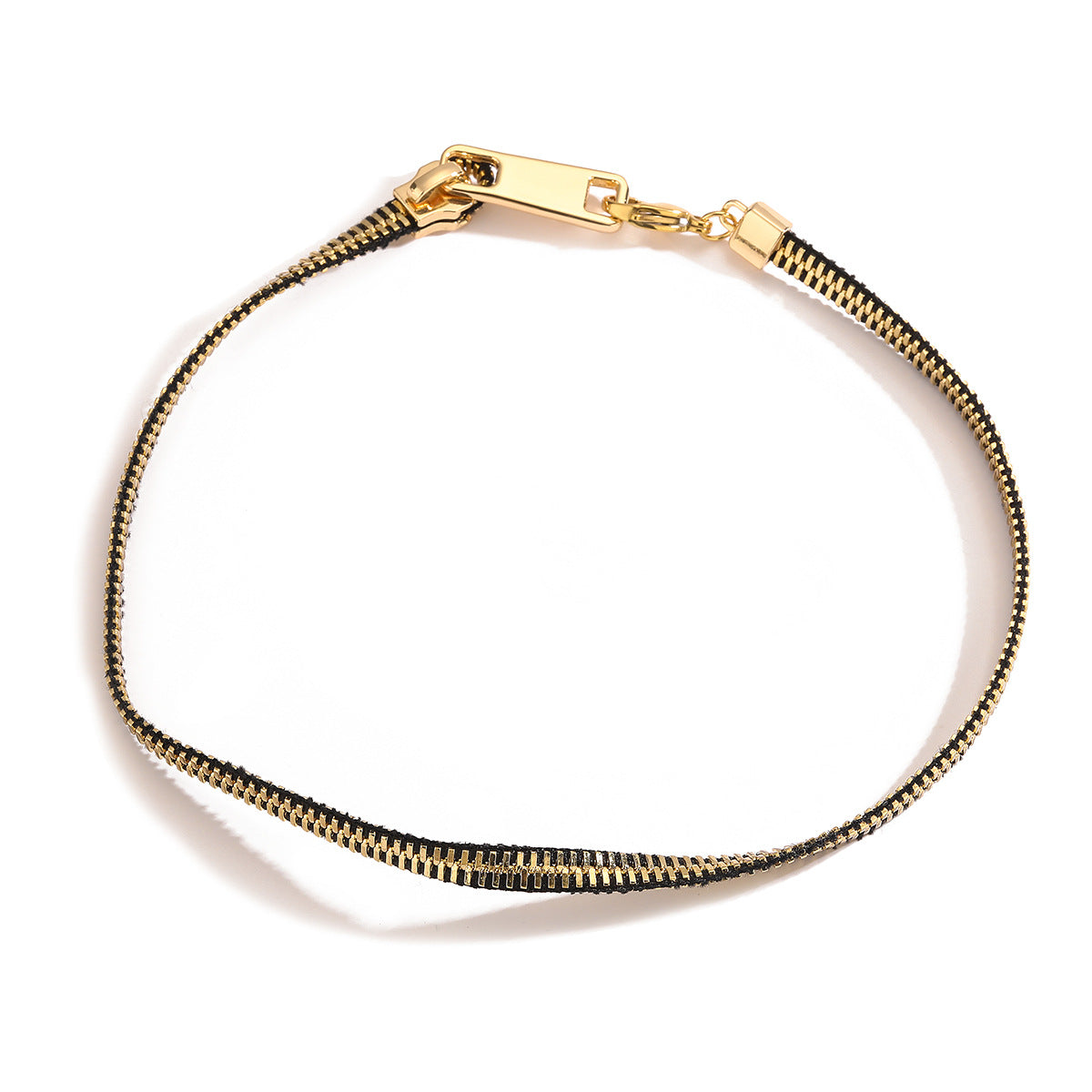 Collana con Pendente Geometrico Minimalista da Donna con Catena in Acciaio al Titanio e Placcatura in Oro 18K