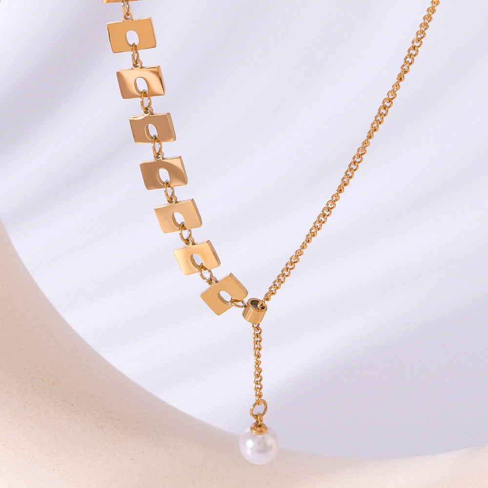 Collana con Ciondolo a Perla Asimmetrica Cava Geometrica Minimalista in Acciaio al Titanio Placcato Oro 18K su Catena O