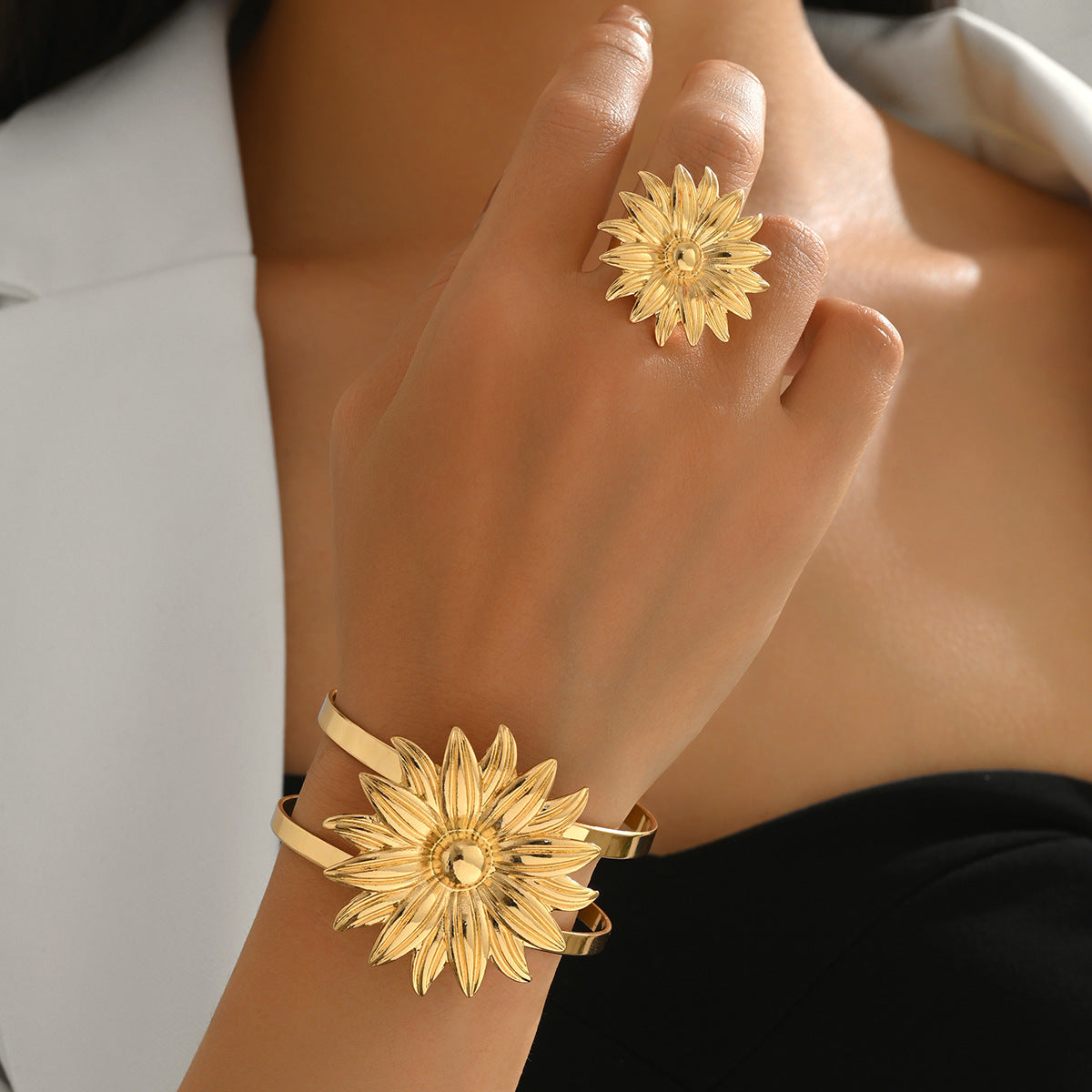 Set de pulsera y anillo de aleación con diseño floral geométrico para mujer, con acabado galvanizado y estilo de oficina a la moda