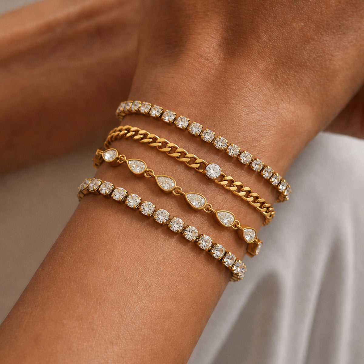 Elegant Geometric Teardrop Rhinestone PVD Stainless Steel Bracelet for Women
