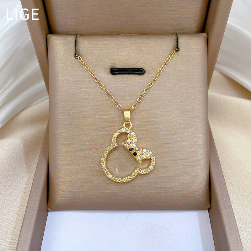 Elegante collana pendente con fiocco e gatto per donna, con strass su catena in acciaio al titanio, design geometrico minimalista