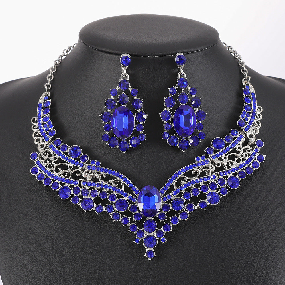 Elegant Floral Pattern Alloy Pendant Necklace Set with Rhinestone Inlay and Plated Finish for Women, O-Chain V-Neckline Design