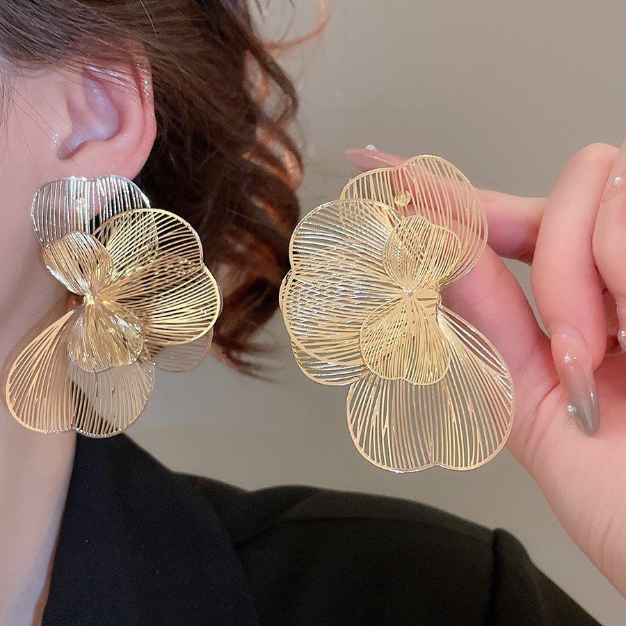 Orecchini a perno geometrici minimalisti in metallo con finitura placcata da donna