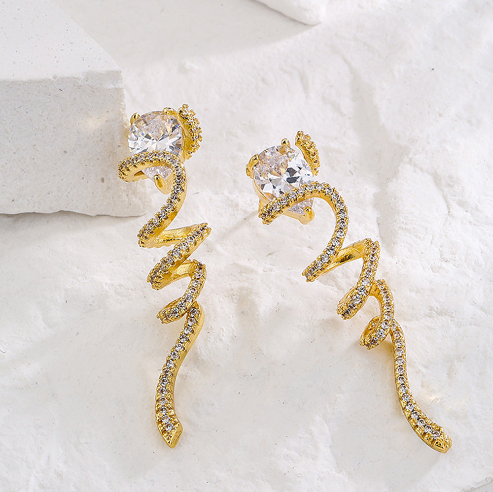 Orecchini a perno geometrici irregolari minimalisti da donna con base in rame placcato oro e zirconia micro-pavé