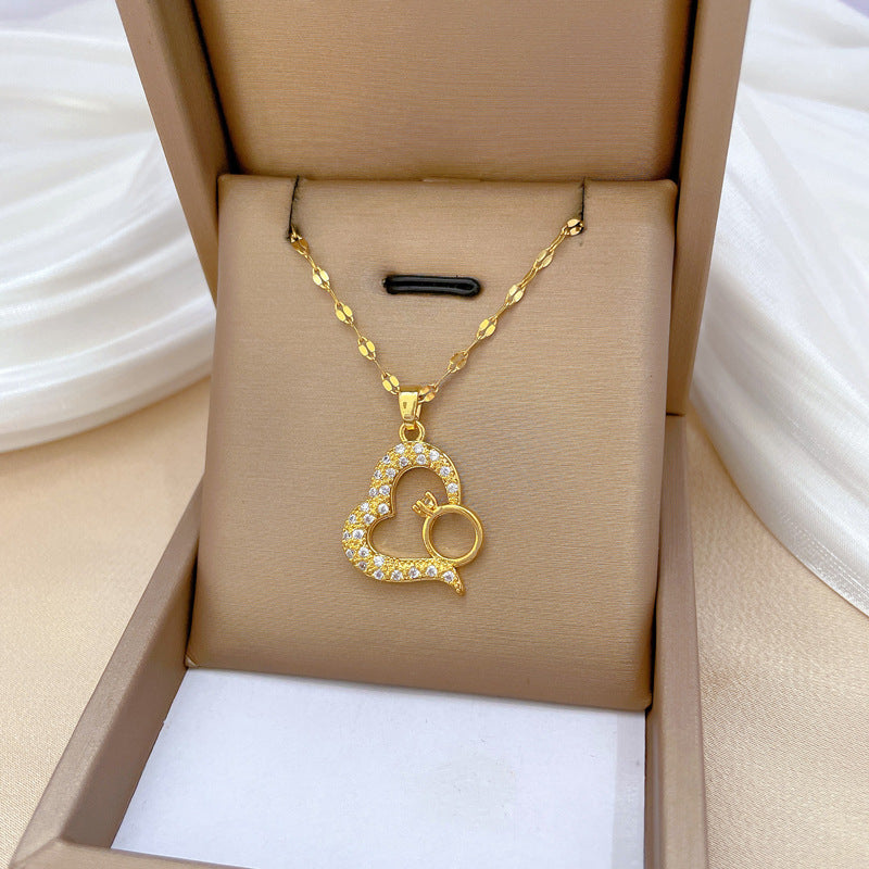 Collana con ciondolo a cuore in acciaio al titanio di lusso con intarsio completo di strass per donna, catena regolabile in acciaio al titanio, gioielli eleganti per la clavicola