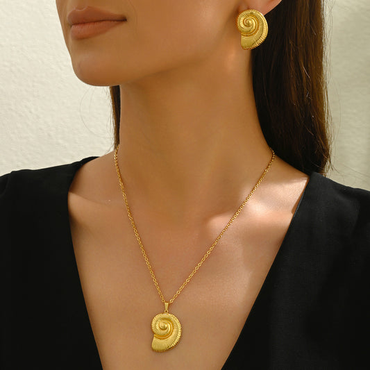 Juego de collar con colgante de concha marina inspirada en el océano y pendientes para mujer, collar largo de aleación de metal chapado con diseño de vida marina