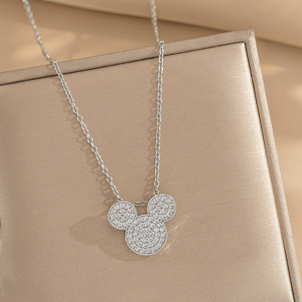 Minimalist Geometric Four-Leaf Clover Pendant Necklace for Women in Titanium Steel with Electroplated Finish