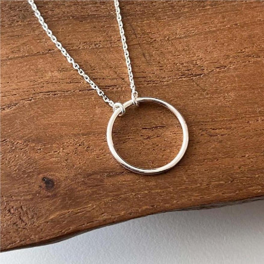 Collar con cadena de bolas chapadas redondas geométricas de plata de ley 925