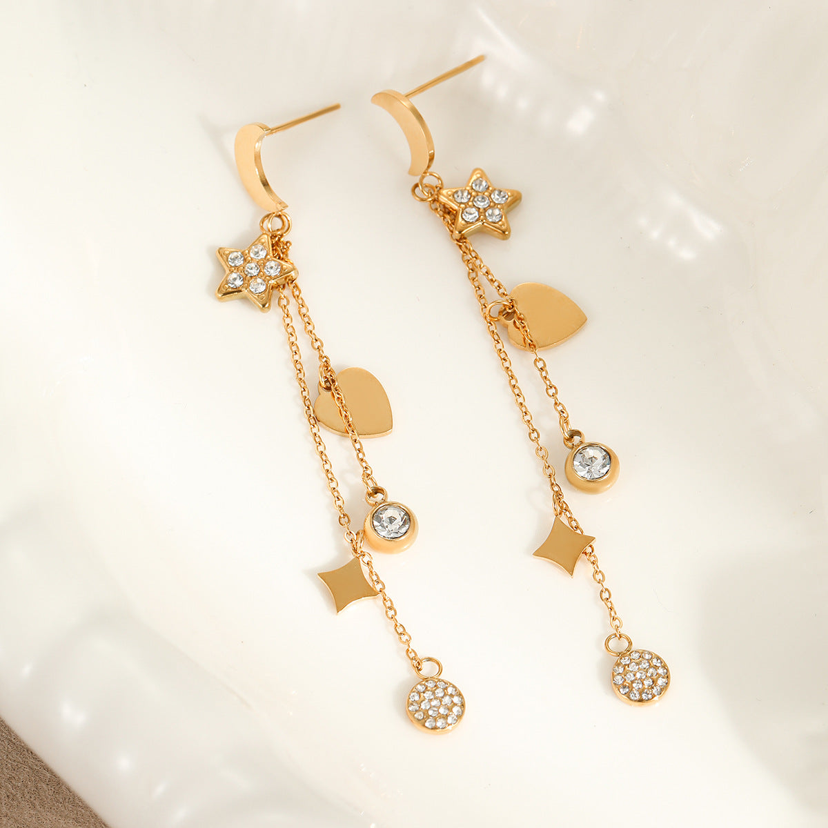 Pendientes geométricos de borla de estrella y luna de acero inoxidable chapados en oro de 18 quilates OL para mujer