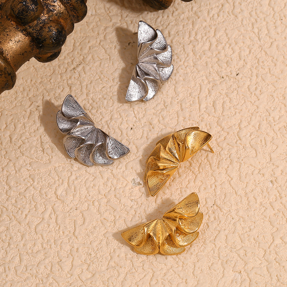 Elegantes Pendientes de Acero Inoxidable de Estilo Vintage con Baño de Oro de 18K y Diseño de Pétalos Plegados para Mujer