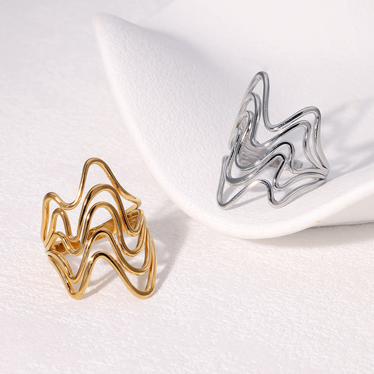 Anillo minimalista geométrico de línea irregular para dedo índice en acero inoxidable con acabado chapado para mujer